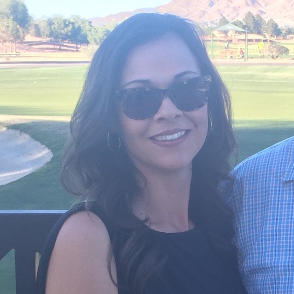 Meet your Posher, Jeni - Picture 2 of 2